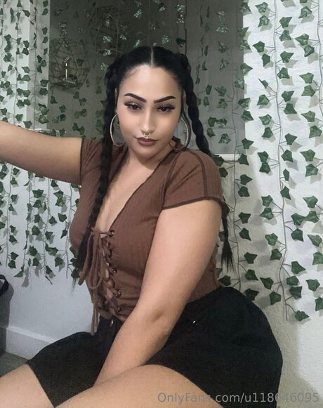 U118646095 porn star photo