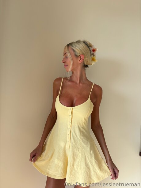 Jessieetrueman model perfect gallery