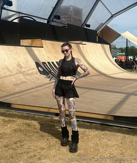 Emfaerieppv model nudes pictures