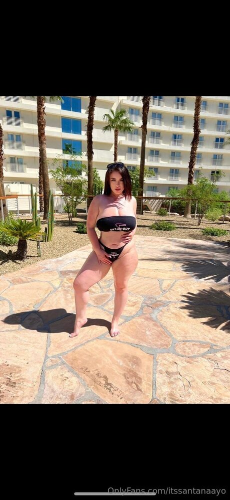 Itssantanaayo perfect star image