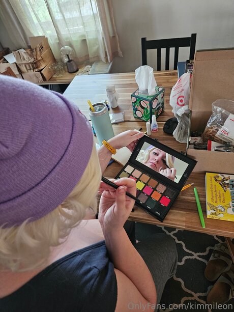 Kimmileon art model pic