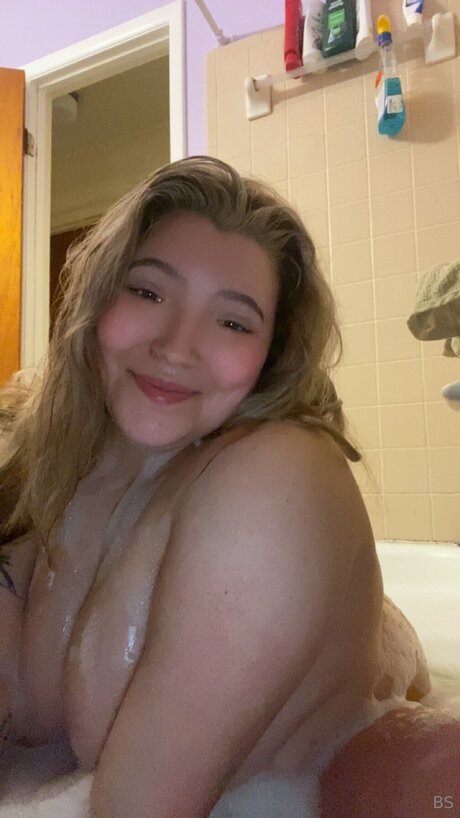 Yogirlb 00 pornstar exclusive pic