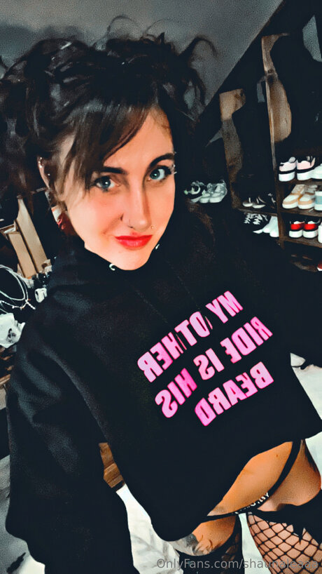 Shaunaleaaa pornstar hot images