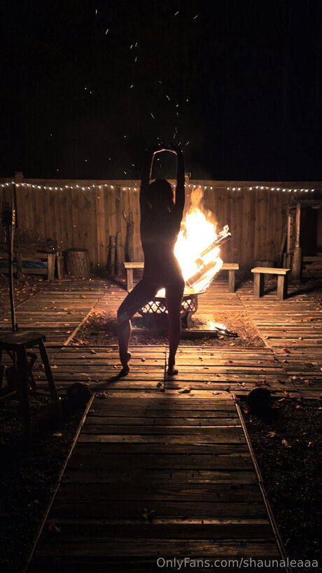 Shaunaleaaa xxx model gallery