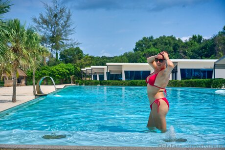 Oftvleeloo nude model pic