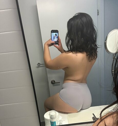 Aroomi Kim star nudes pictures