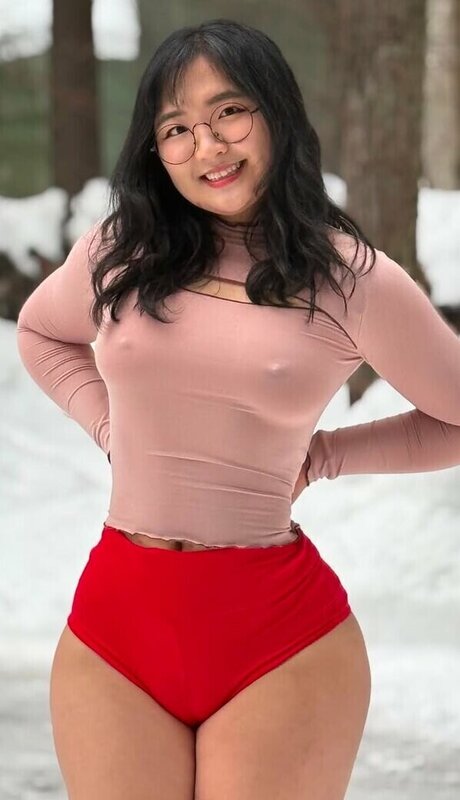 Aroomi Kim xxx actress pic