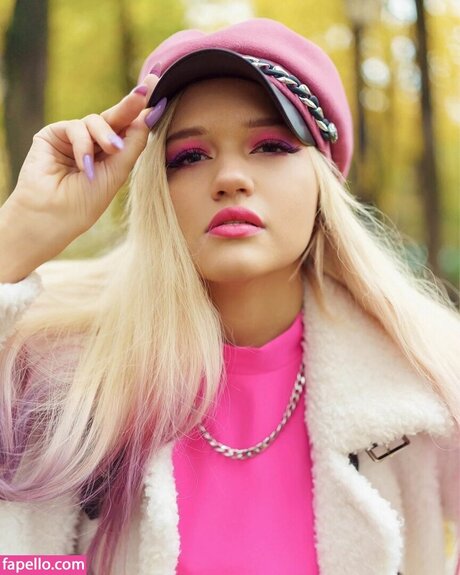 Novella Night pornstar art pic