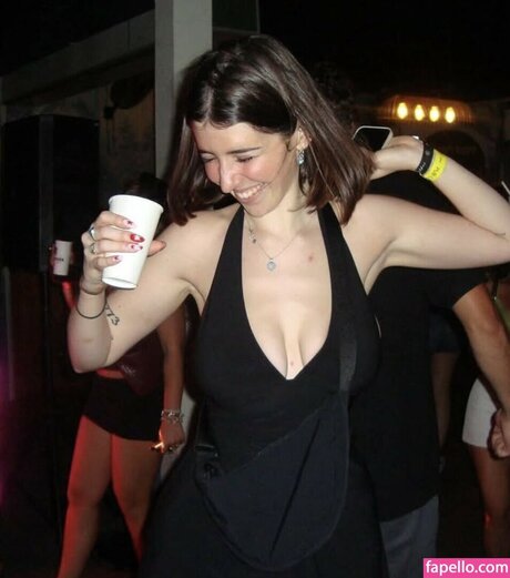 MiaNoble1 model perfect img