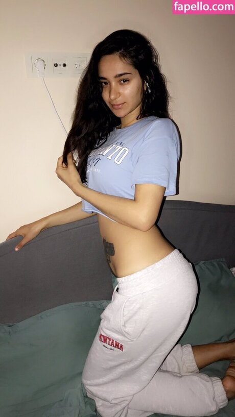 Saya Karim model nice picture