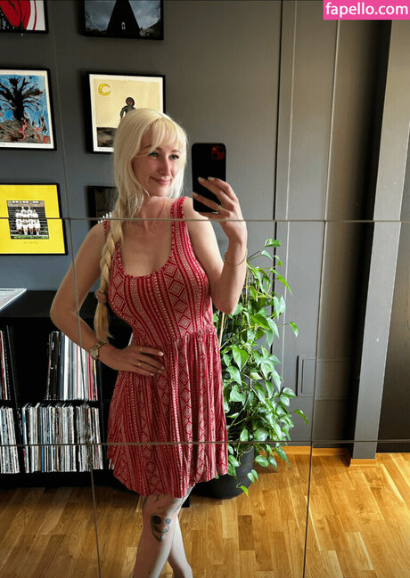 Aphrodicte model beautiful photo