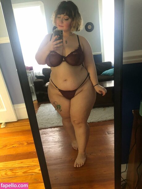 Comicbookdays beautiful actress pic