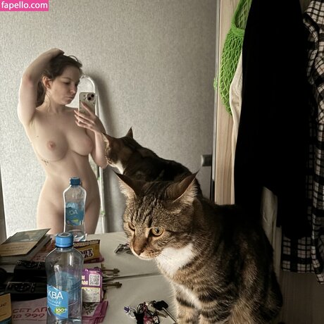 beezzz sexy actress photo