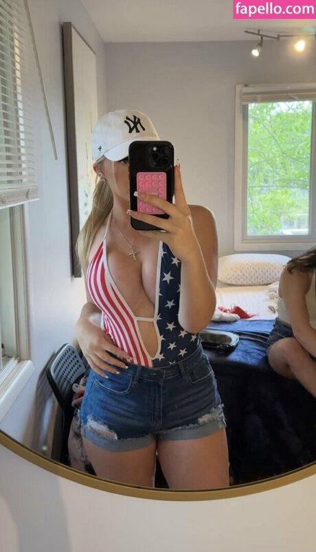 nikkidalessandro22 star free picture