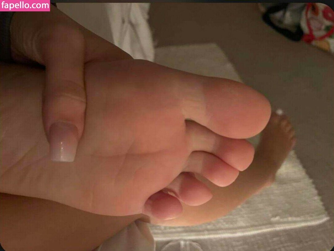 nikkidalessandro22 model photos