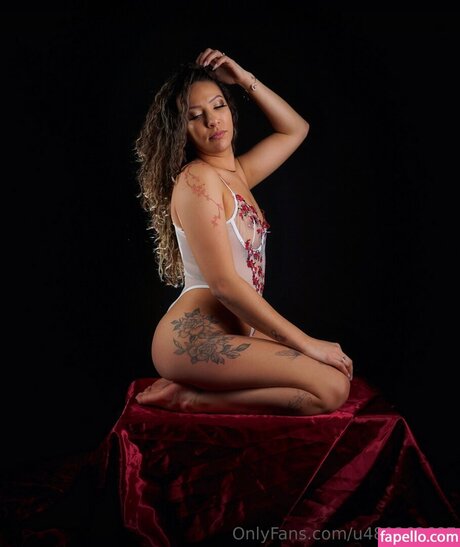 leana bge hot pornstar img