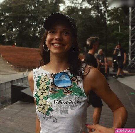 Nina Chuba top star images