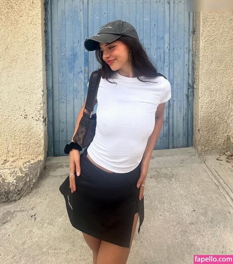 Nina Chuba model top image