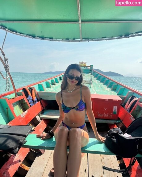 Nina Chuba sexy model image