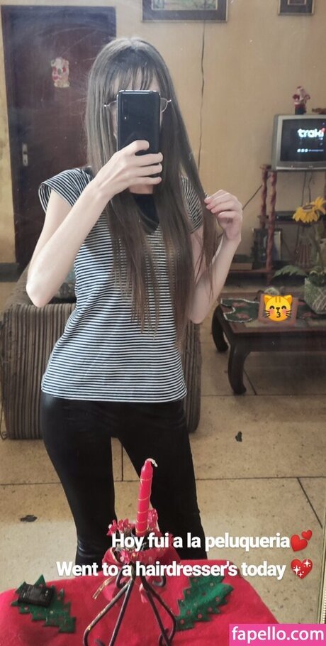 Suminoze model xxx photo