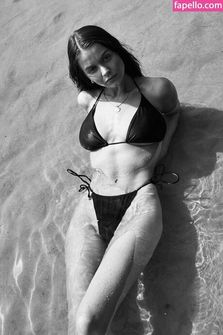 Chloe Campbell sexy actress picture