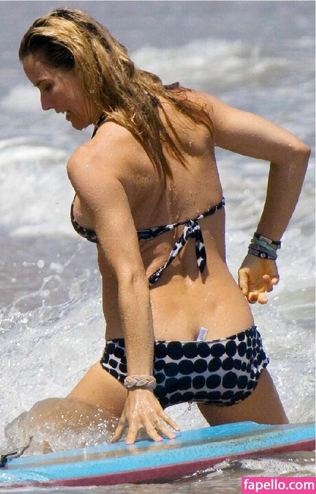 T a Leoni nudes actress archive