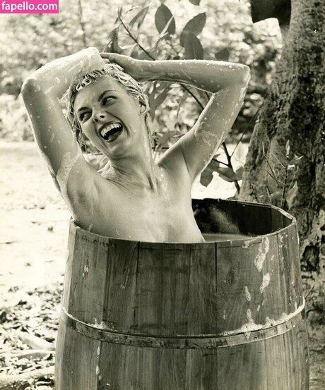 Vintage English Pinups star naked pictures