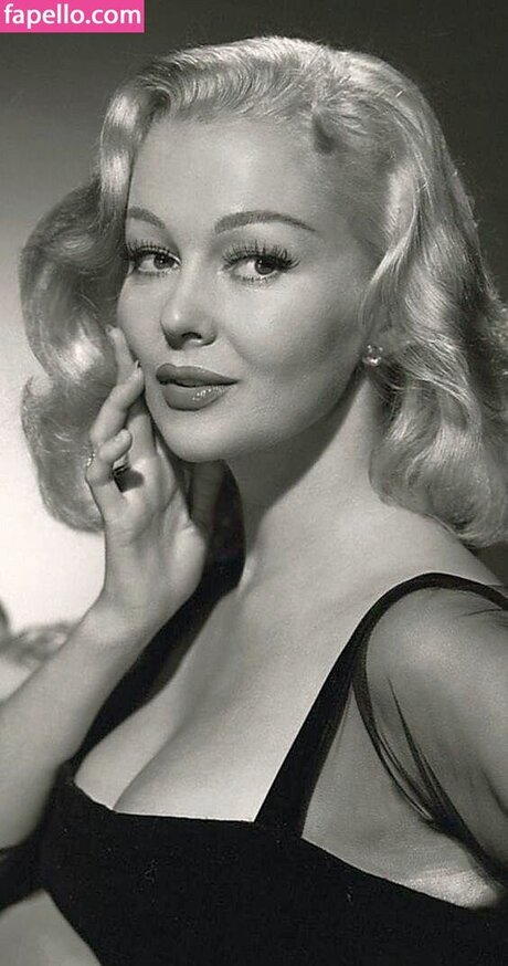 Vintage English Pinups model beautiful gallery