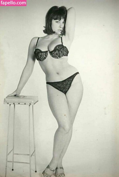 Vintage English Pinups xxx star photos