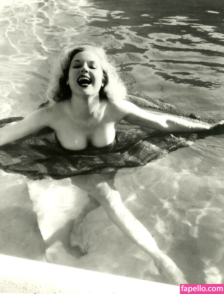 Vintage English Pinups hot actress pics