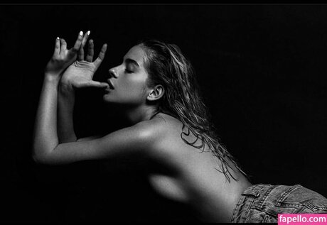 Xenaex hot pornstar pictures