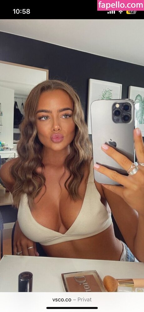 Nathildelinn adult model photos