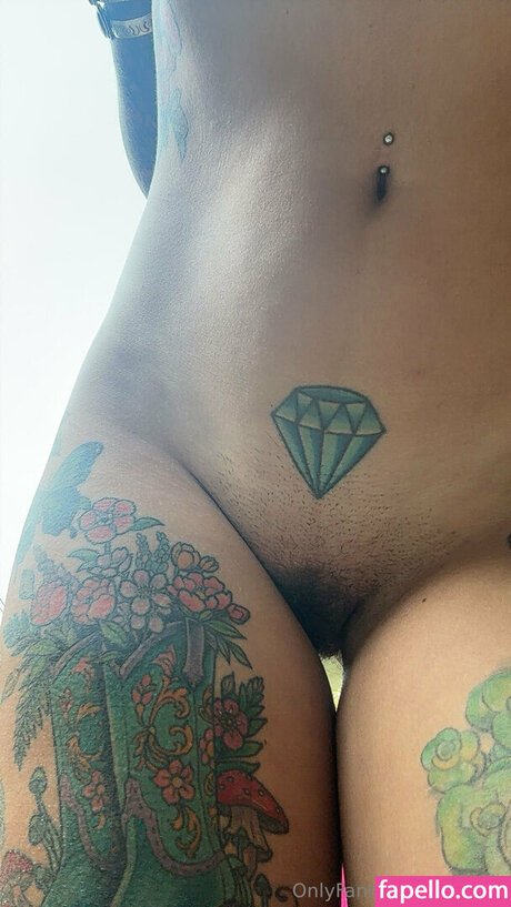 squat onlyfans beautiful photo