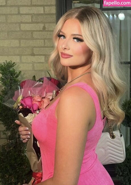 Presley Bertrand model naked photo