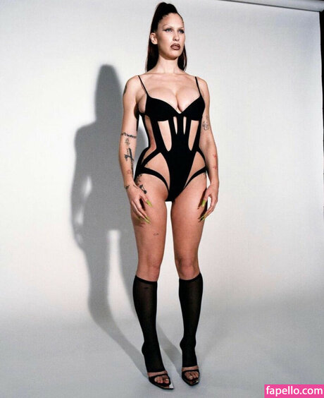 Eartheater model adult image