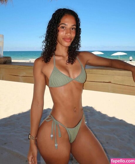 Savannah Pesante nudes model image