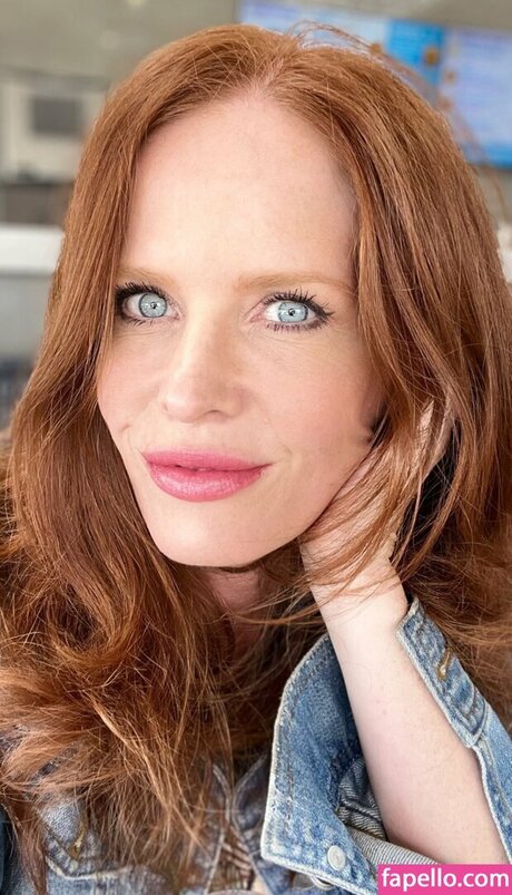 Rebecca Mader pornstar top pictures
