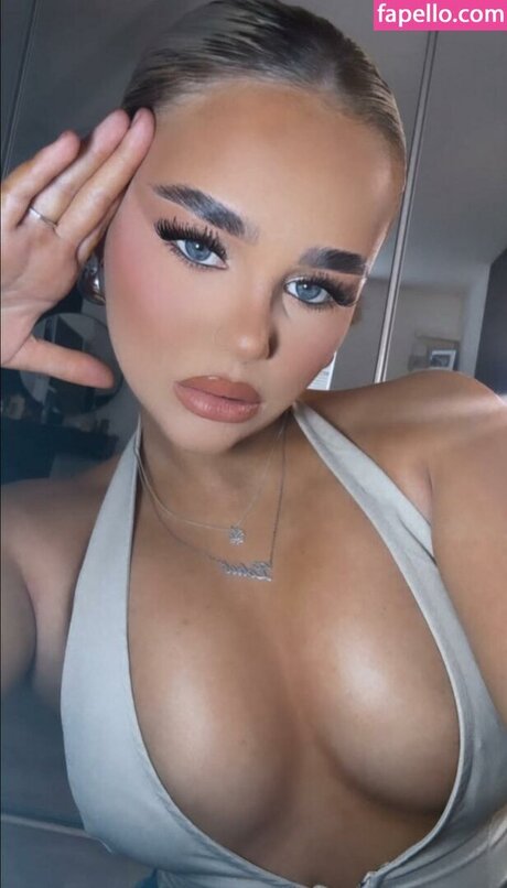 Lotus Petrie pornstar adult pictures