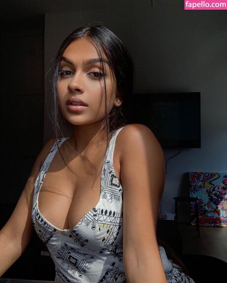 kelliexny nude model picture