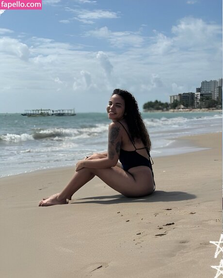 Giovanna Pitel nude star images