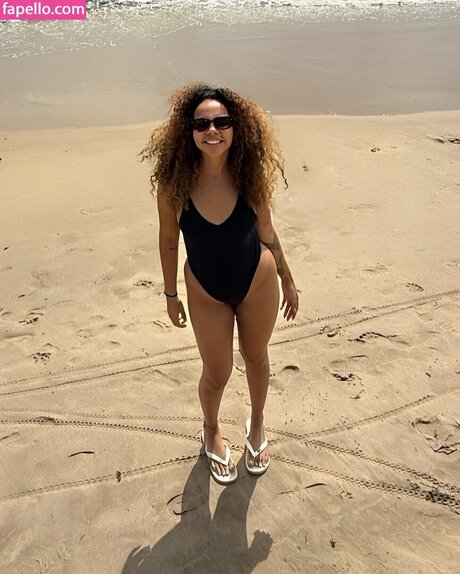 Giovanna Pitel sexy star photo