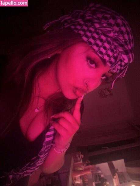 Pinkhealz Xyshams model free photos