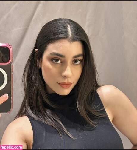 ayaattt model adult images