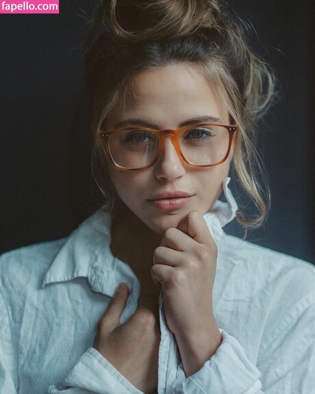 Charlotte Mckee pornstar naked pictures