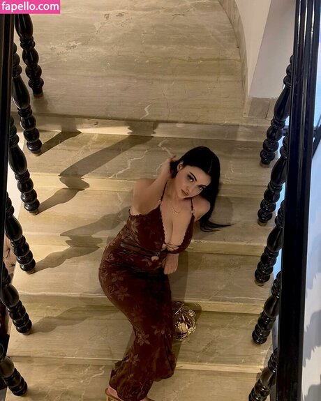 mumtahinaaa_ sexy model images