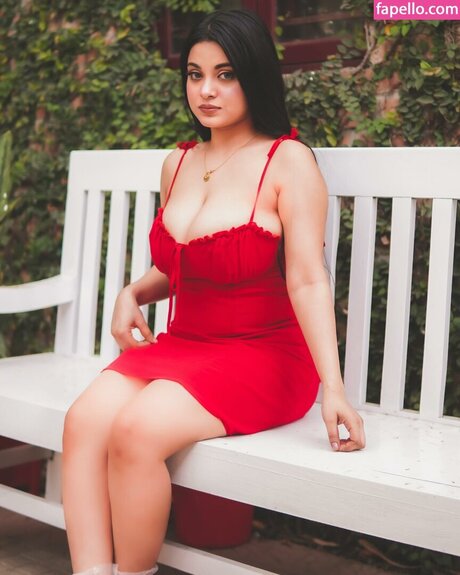 mumtahinaaa_ xxx model image