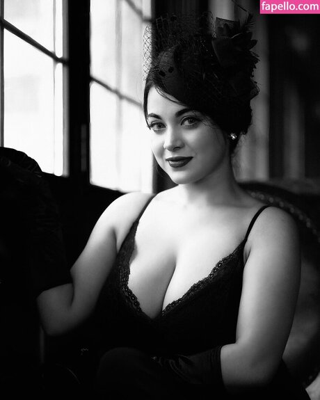 mumtahinaaa_ pornstar photos