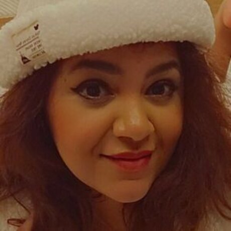 Hyraldia model erotic image