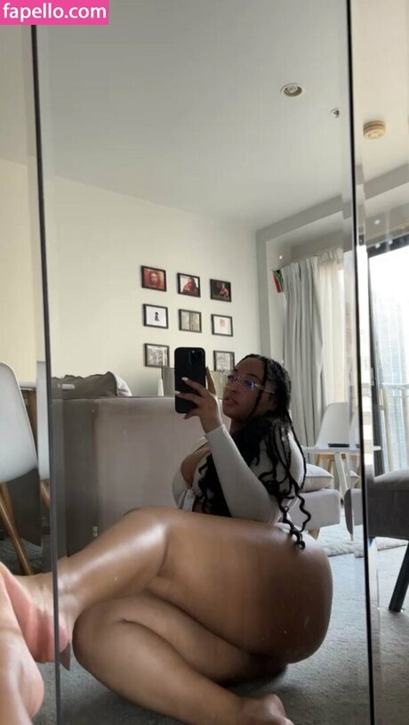 Melanadavids pornstar nude archive