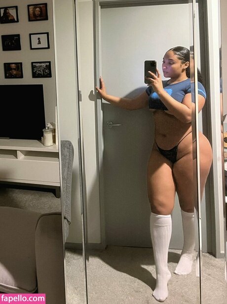 Melanadavids model exclusive photo